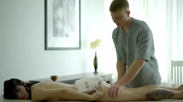 Massage turns out into sensual sex scene for beautiful Loventa