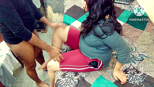 First-time encounter: Hot Indian Bhabhi gets thoroughly fucked