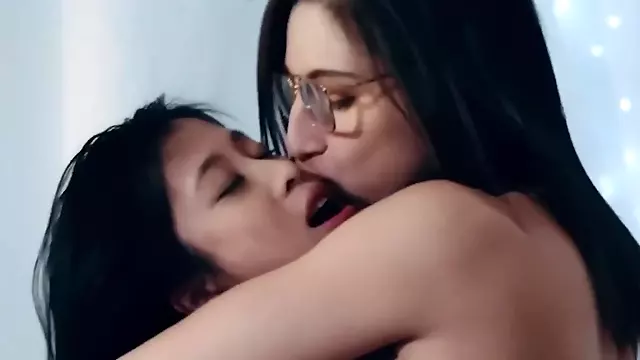 Rasiert Asian Pussy Spielen, Lesbisch Ass Eat, Lecken Und Essen, Muschi Fingern Lesben, Lesben Sex Slow