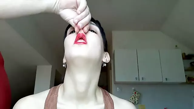 Hand nose, nose pinching sex, handgag