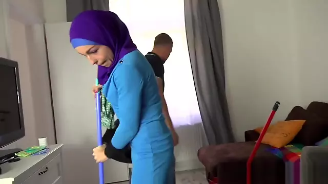 Lazy Muslim Maid Gets Hardcore Penetration