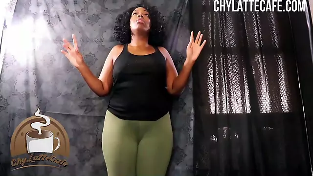 Cant Hold My Pee Im Desperate - Pissing In My Leggings