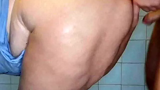 Doccia Anale, Ditalino Anale Bbw, Bbw Obese Che Si Fanno Inculare, Nonna Tettona, Tettone Mature