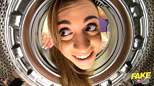 Stuck In A Washing Machine - Buxom beauty Josephine Jackson in Hotel Laundry room threesome