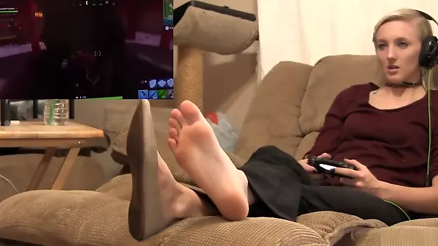 Fortnite with Brittney: Beautiful soles - feet and shoes