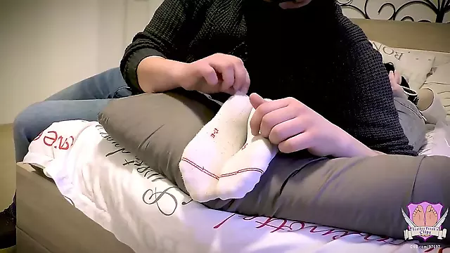 Tickling socks, tickling feet, chinese tickling
