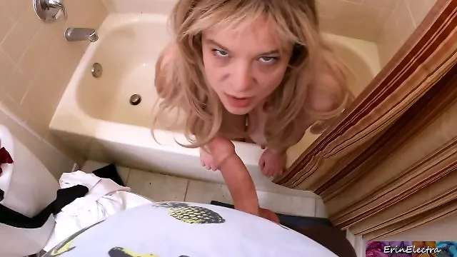 Amatör Fitta, Masturbating In Bath, Stora Bröst I Duschen, Sexiga Underkläder, Mogna Damer I Sexiga Underkläder