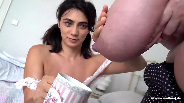 बड़े स्तन स्तन Milf, बड़े स्तन दूध, सेक्सी, हॉट मिलफ, सेक्सी चुत, समलिंगी स्त्रियां, Milk चूत