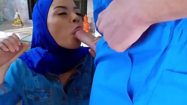 Arabe Hijab, Muie Si Limbi In Cur, Muie La Greu, Penis Urias Adanc In Gat, O Laba Tare, Adolescente