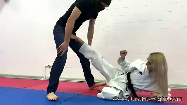 Karate, ballbusting self defense