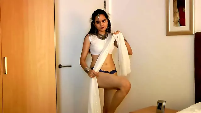 Indian Beautiful Teen Babe Jasmine Striptease and Fingering In White Desi Sari