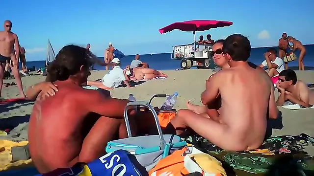 Милфы На Пляже, Нудистский Пляж, Групповой Секс На Пляже, Публичный Секс На Пляже, Милф И Большой Член