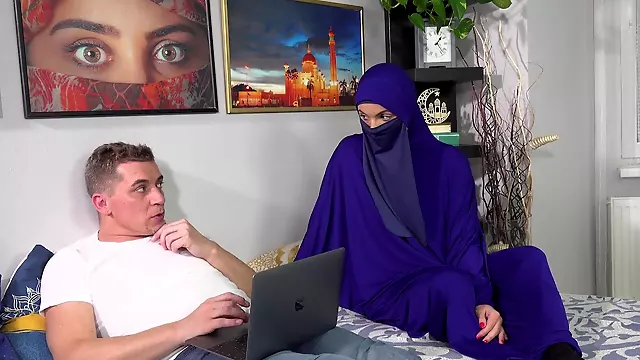 Steve Q & Vanessa Decker in Niqab Babe Likes It Hard - Porncz