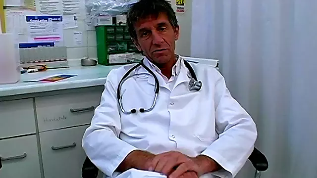 Dr. Dirty Perverse Pinkel Untersuchung mit Arschfick