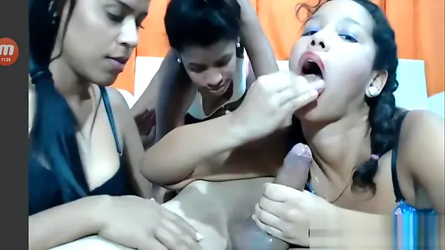Three Girls Sucking A Dick Live On Stripchat