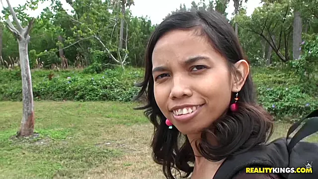Indian teen Amanda Putri hot video