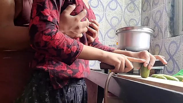 Gadis 18 Tahun, India Desi, Amatir Kitchen, Amatiran Sexy Cantik, Payudara Besar Kitchen, Payudara Besar Di Dunia